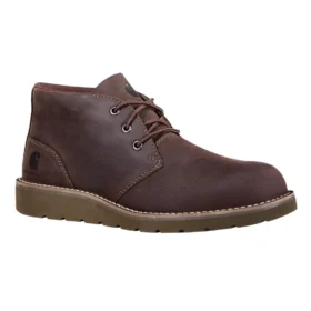 Buty typu chukka z klinowym obcasem i prostym czubkiem