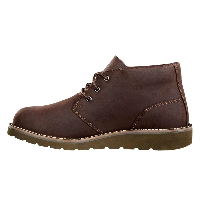 Buty typu chukka z klinowym obcasem i prostym czubkiem