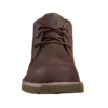 Buty typu chukka z klinowym obcasem i prostym czubkiem