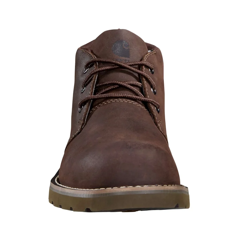 Buty typu chukka z klinowym obcasem i prostym czubkiem