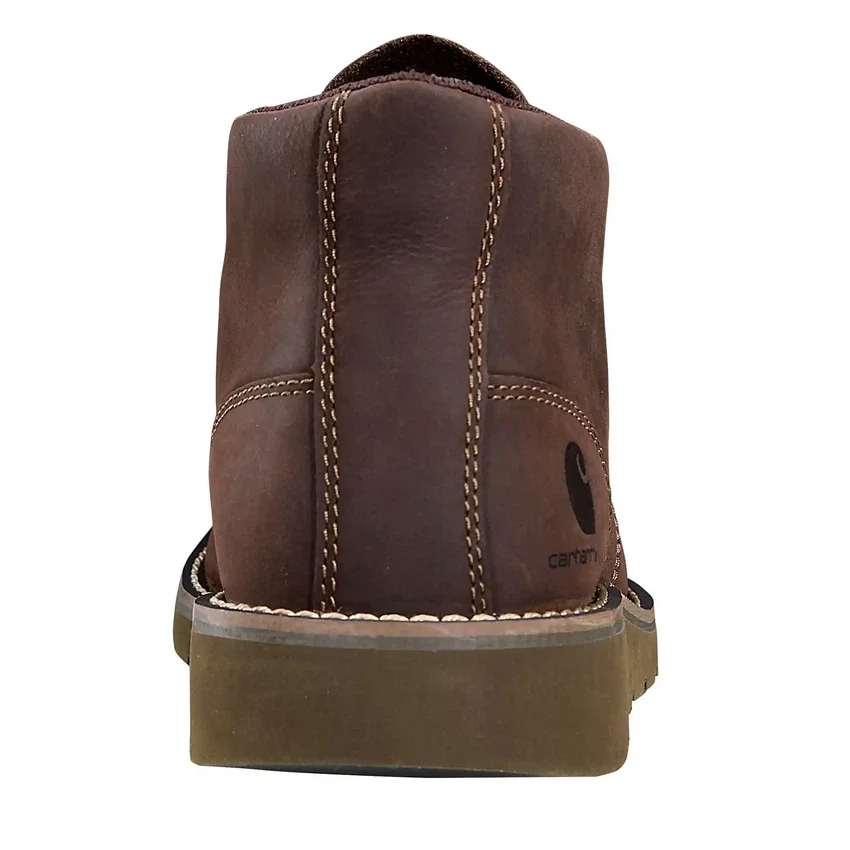 Buty typu chukka z klinowym obcasem i prostym czubkiem