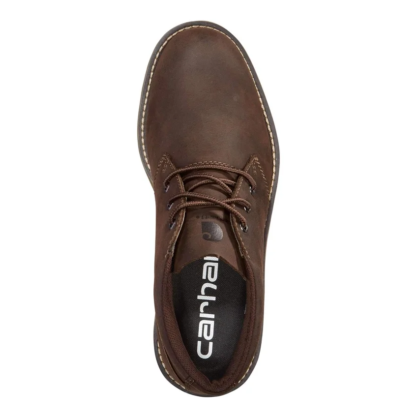 Buty typu chukka z klinowym obcasem i prostym czubkiem