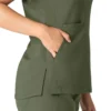 Damska bluzka medyczna Force Essentials z dekoltem w serek