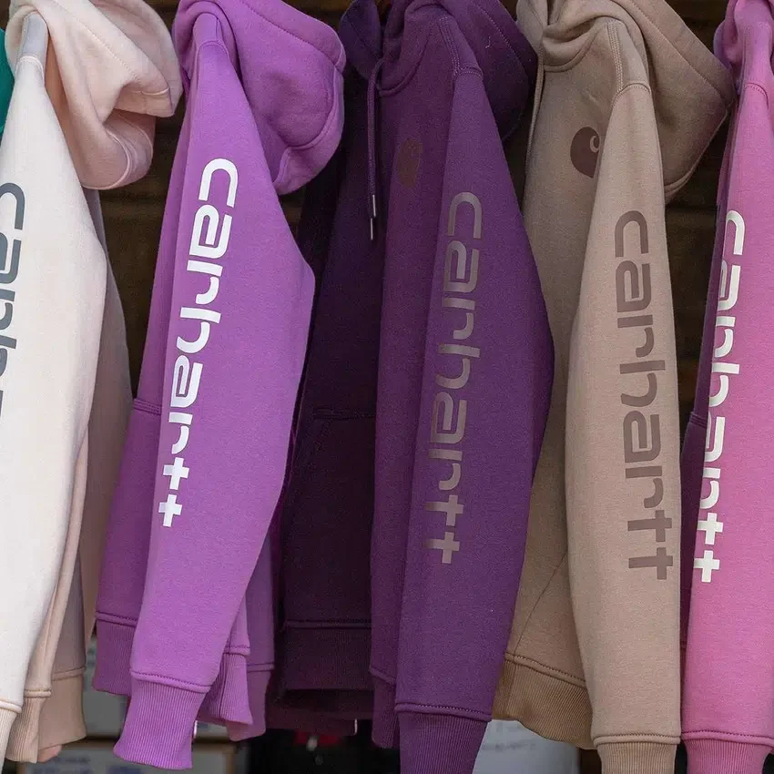 Kultowa damska bluza z kapturem Clarksburg o luźnym kroju, z podszewką z polaru i logo